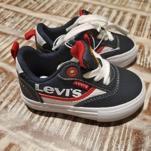 NWT. Levi's leather shoes. Toddler, size 5